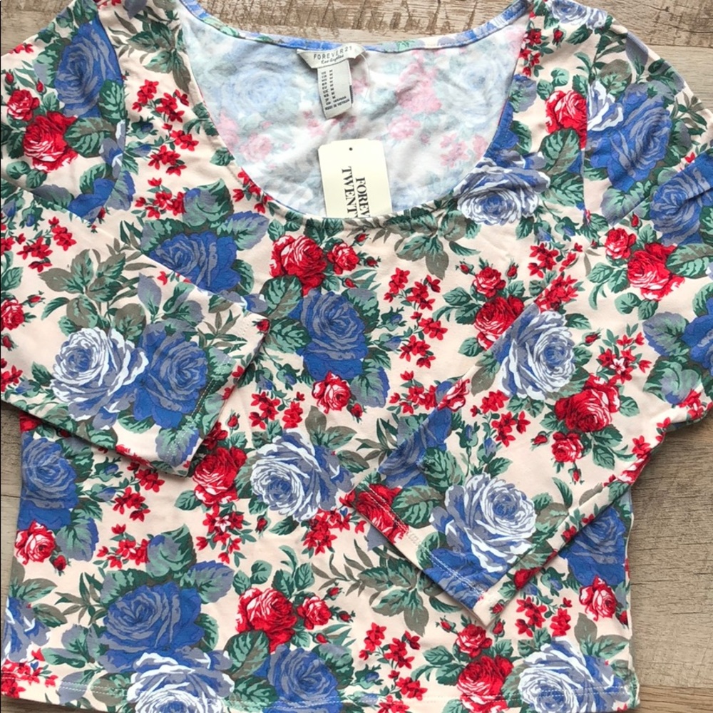Floral Sleeved Crop Top
